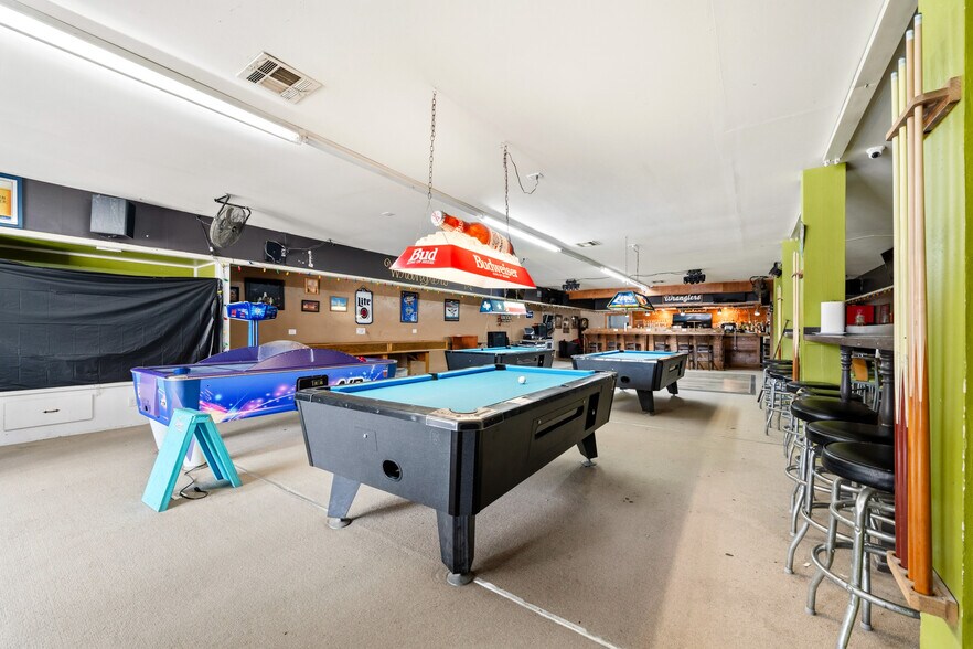 More Photos Of 106 E Elm St, Hillsboro Specialty For Sale