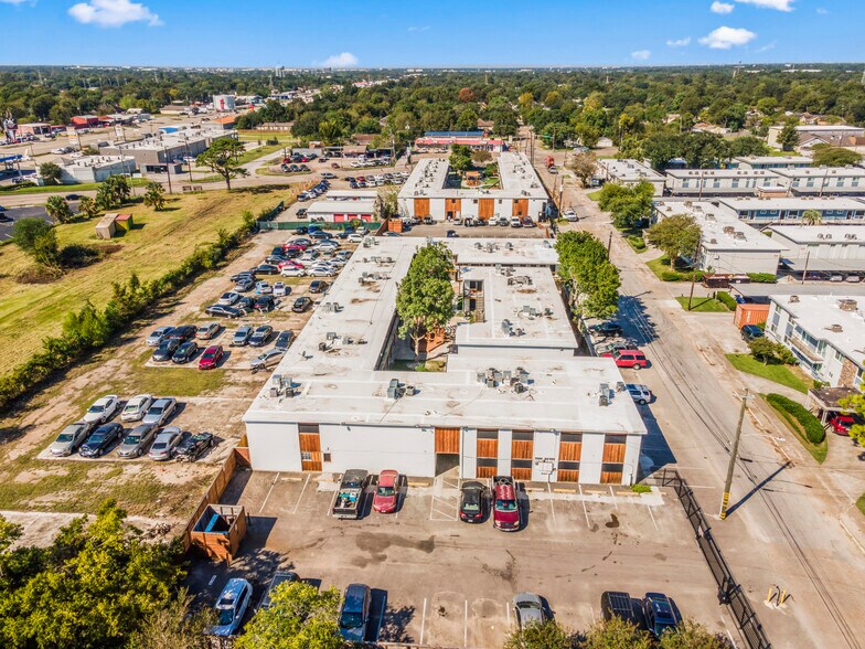 More Photos Of 101 S Allen Genoa Rd, South Houston Apartments For Sale