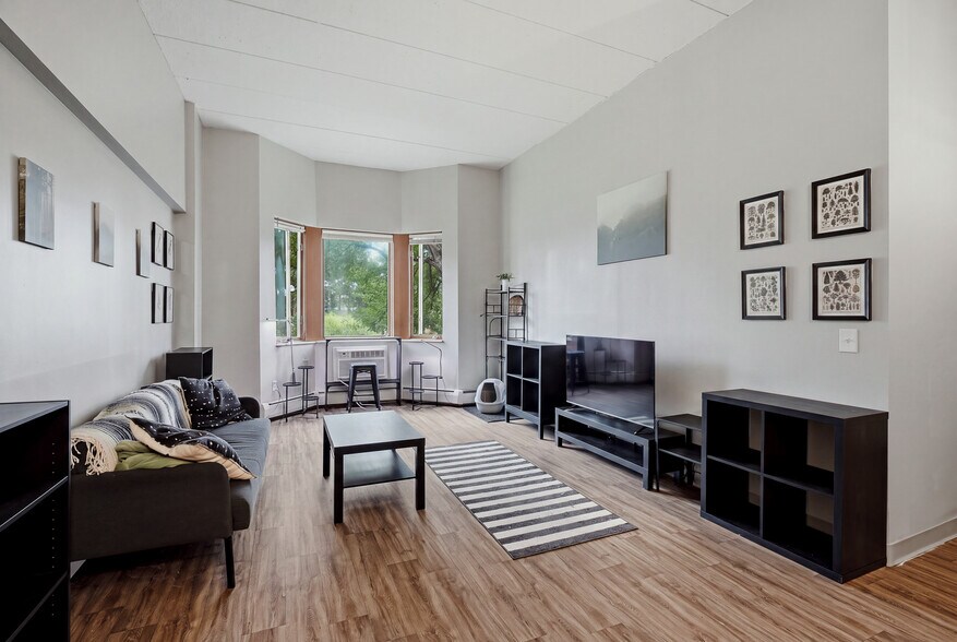 More Photos Of 985 Ivy Ave E, Saint Paul Apartments For Sale