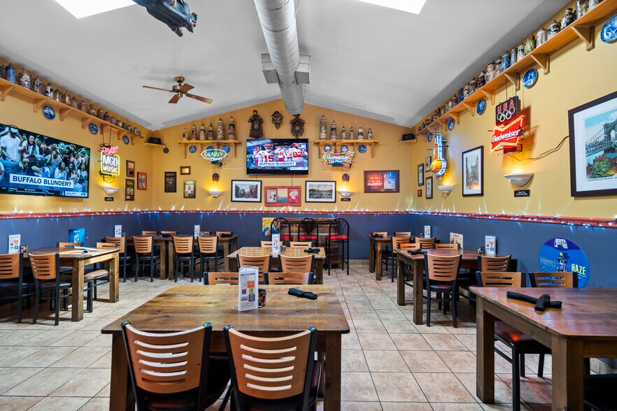 More Photos Of 3538 Columbia Pky, Cincinnati Restaurant For Sale