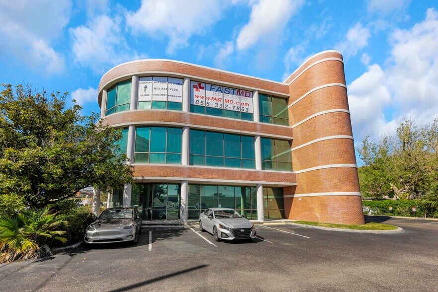 More Photos Of 701 N Westshore Blvd, Tampa Coworking Space