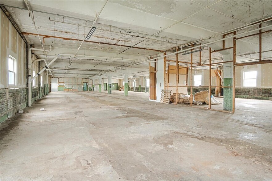 More Photos Of 373 High St, Wilkes Barre Manufacturing For Lease