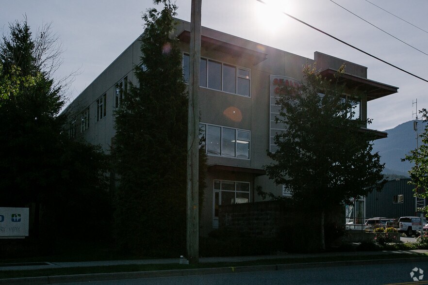 More Photos Of 39012 Discovery Way, Squamish Warehouse For Lease