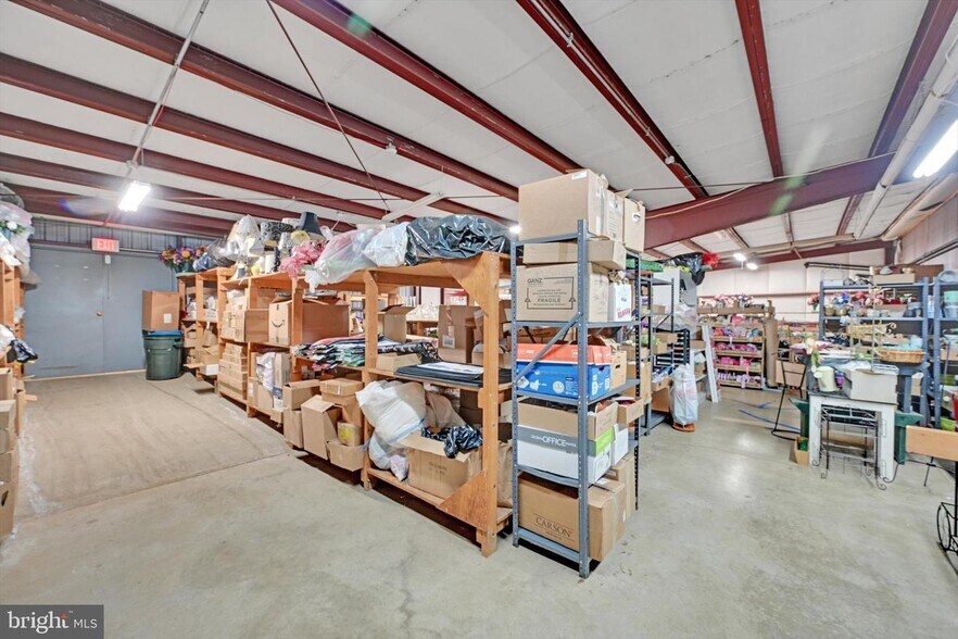 More Photos Of 501 W Washington Ave, Myerstown General Retail For Sale