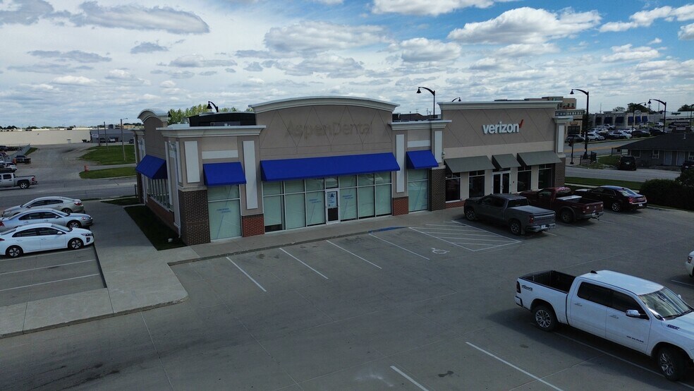 More Photos Of 2953-2957 5th Ave S, Fort Dodge Freestanding For Lease