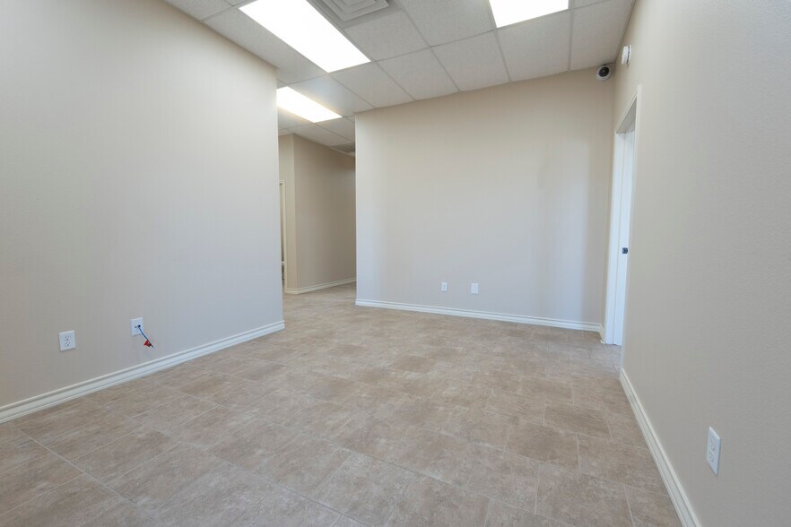 More Photos Of 1806 CR-1101, Midland Warehouse For Lease