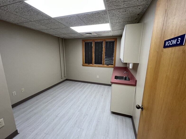 More Photos Of 155 Mount Pleasant Rd, West Newton Medical For Lease