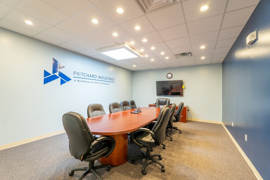 More Photos Of 15-19 Kearney Rd, Needham Flex For Lease