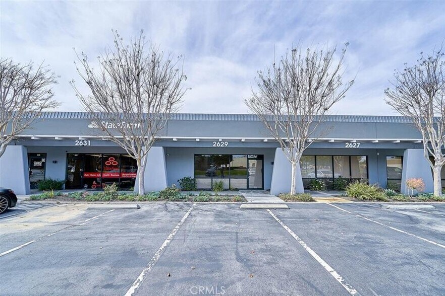 More Photos Of 2651 W Woodland Dr, Anaheim Manufacturing For Lease