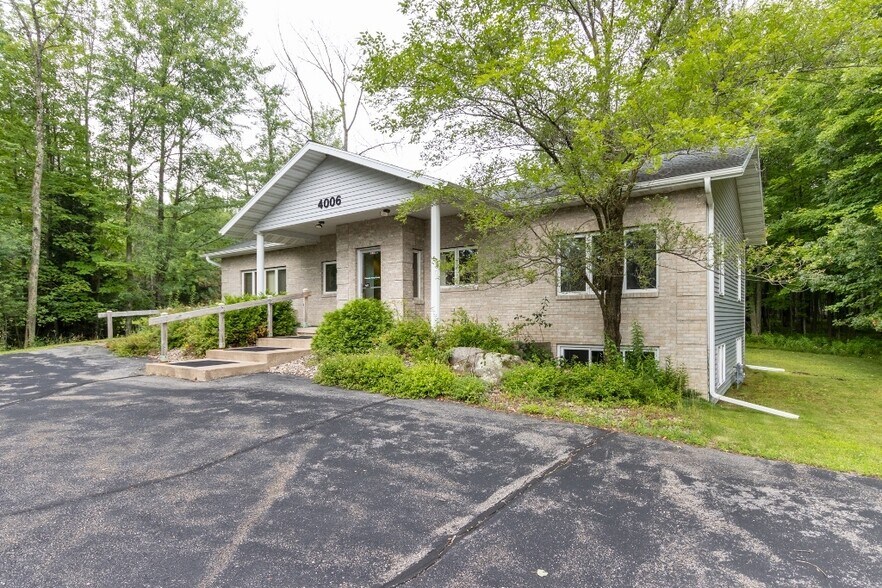 More Photos Of 226126 Hummingbird Rd, Wausau Medical For Sale