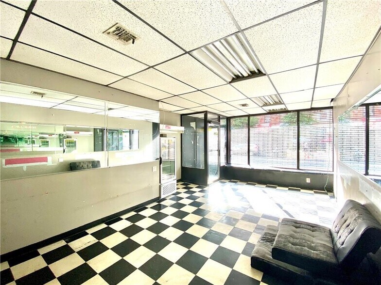 More Photos Of 135 5th Ave, Brooklyn Storefront Retail Residential For Sale