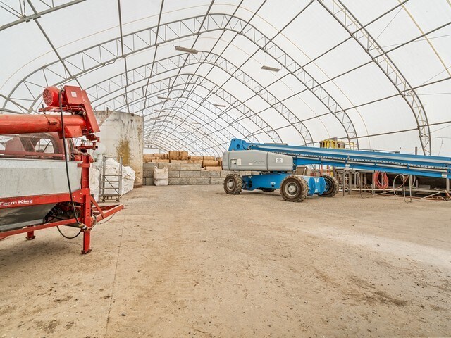 More Photos Of 405 Hoosier, Stanfield Food Processing For Lease