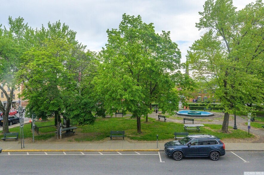 More Photos Of 8-10 Park Pl, Hudson Specialty For Sale