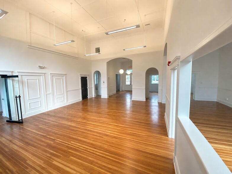 More Photos Of 1802 Drayton Rd, Spartanburg Storefront Retail Office For Lease