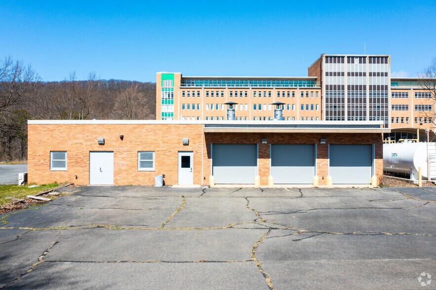 More Photos Of 101 Broad St, Ashland Hospital For Sale