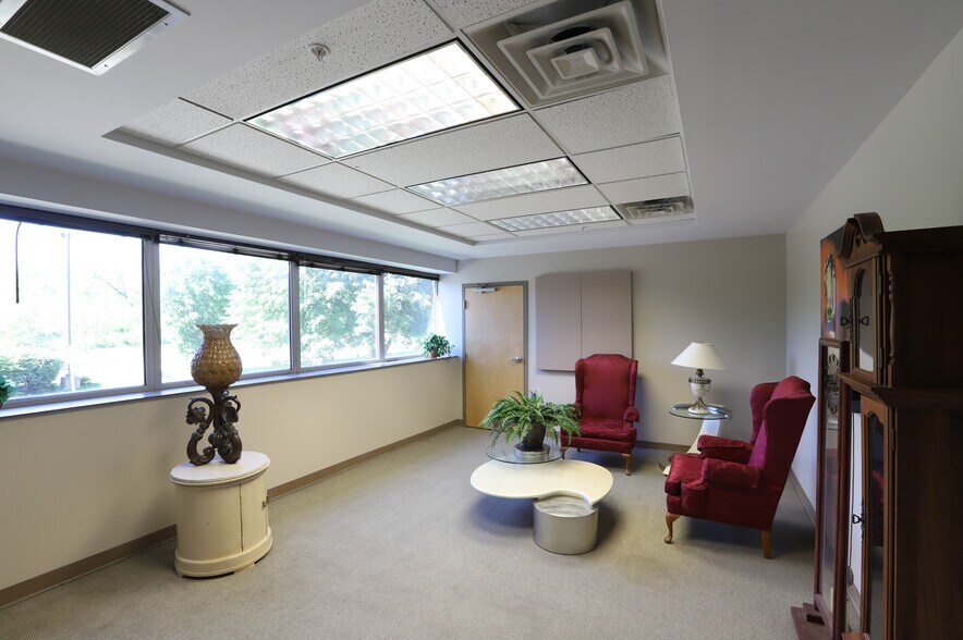 More Photos Of 184 Salem Ave, Dayton Office Residential For Lease
