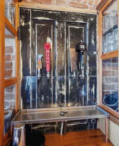 More Photos Of 244 S Broadway, Denver General Retail For Lease