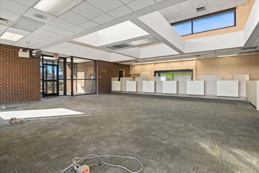 More Photos Of 209 Skyline Dr, East Stroudsburg Freestanding For Lease