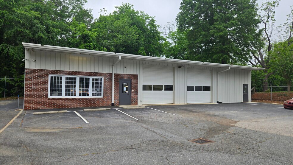 More Photos Of 2704-2706 S Main St, Concord Light Distribution For Sale