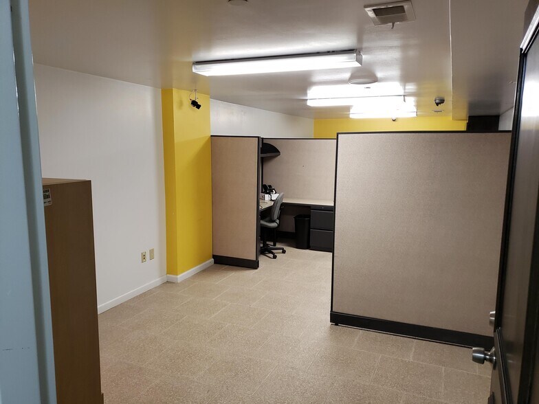 More Photos Of 3917 Amboy Rd, Staten Island Storefront Retail Office For Lease