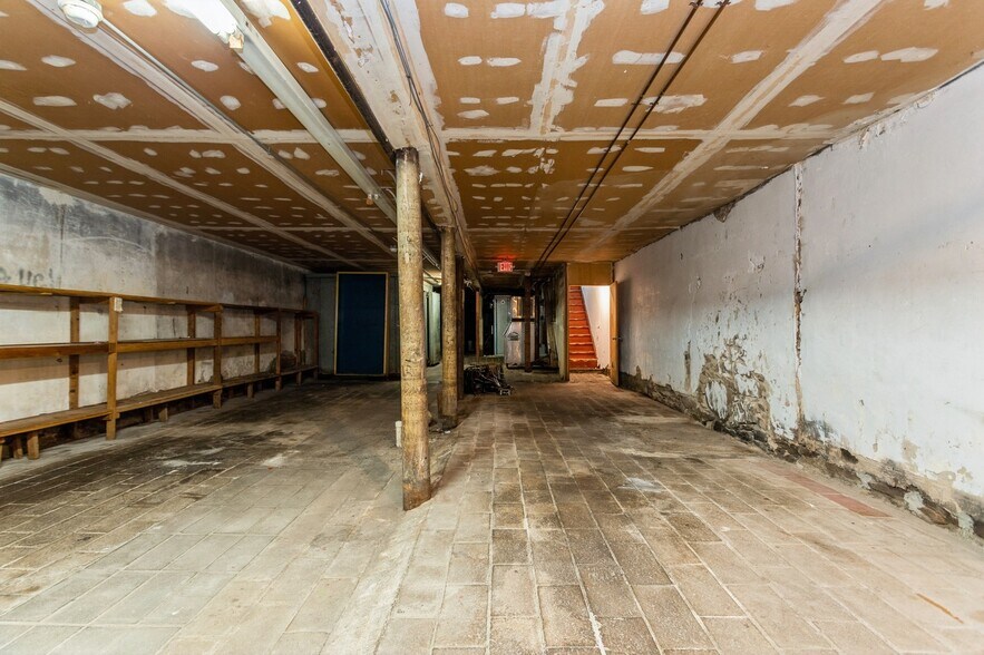 More Photos Of 84 Washington St, Norwalk General Retail For Sale