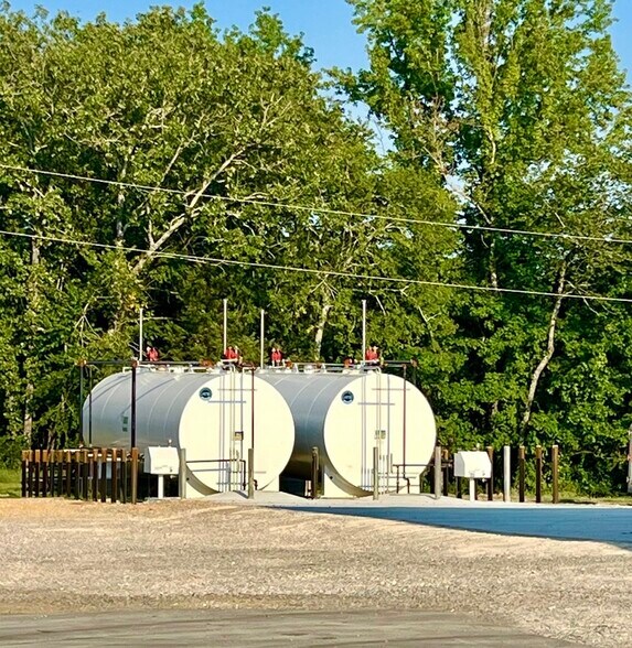 More Photos Of 3151 Highway 10 E, Perryville Service Station For Sale