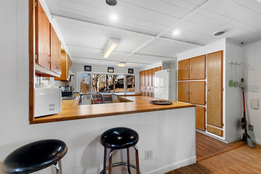More Photos Of 7450 Highway 187, Eureka Springs Restaurant For Sale