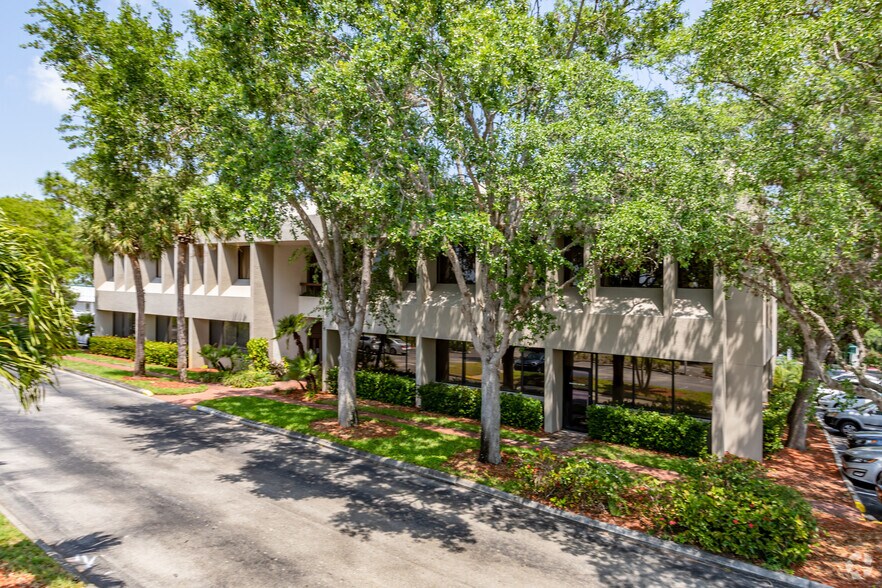 More Photos Of 9200 Bonita Beach Rd, Bonita Springs Medical For Lease
