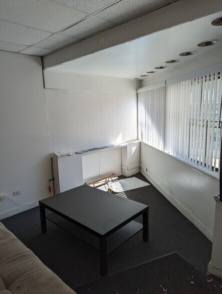 More Photos Of 171 E 154th St, Harvey Storefront Retail Residential For Sale