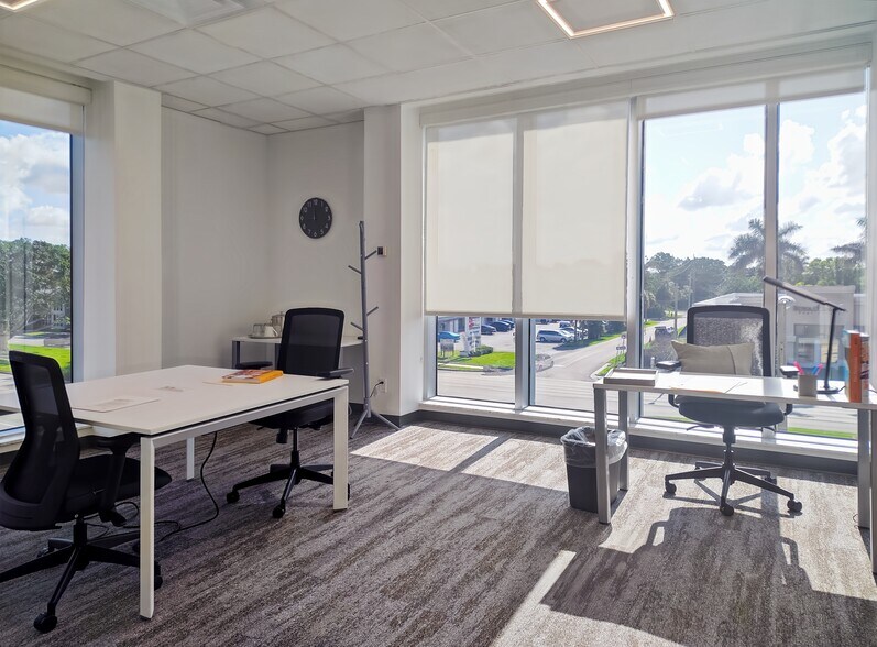 More Photos Of 3003 Tamiami Trl N, Naples Coworking Space