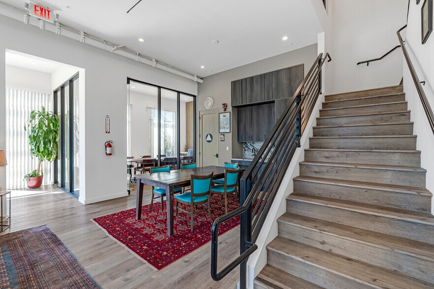 More Photos Of 752 W 19th St, Costa Mesa Loft Creative Space For Sale