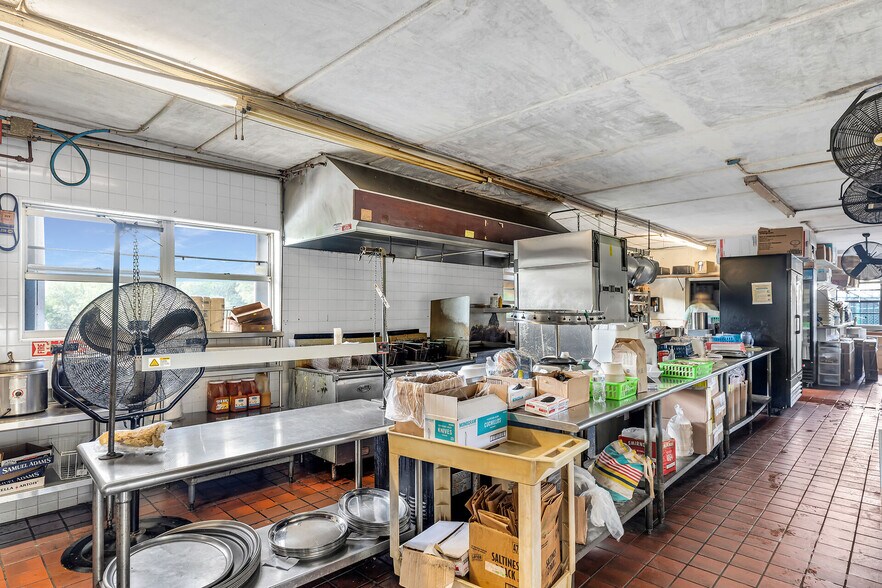 More Photos Of 58000 Card Sound Rd, Key Largo Restaurant For Sale