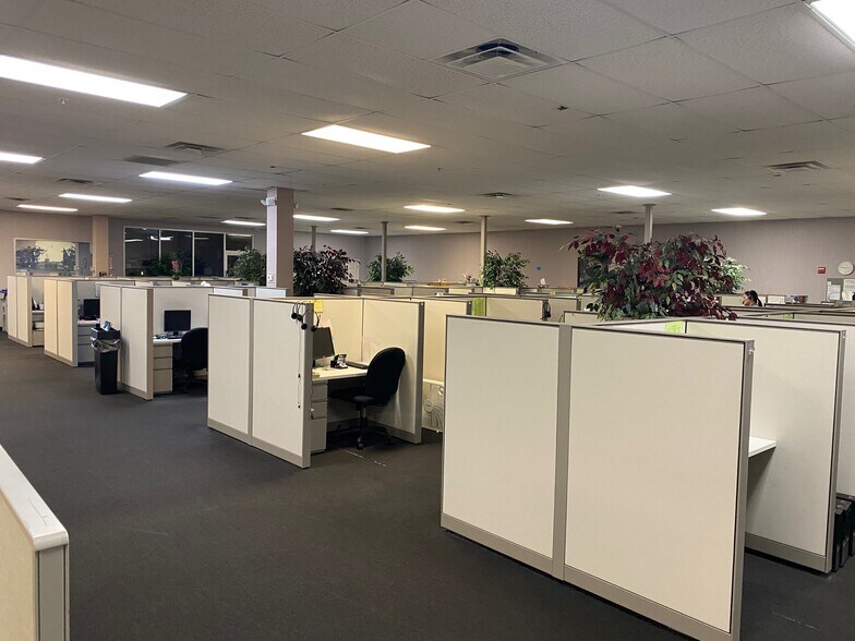 More Photos Of 1374 S Babcock St, Melbourne Office For Lease