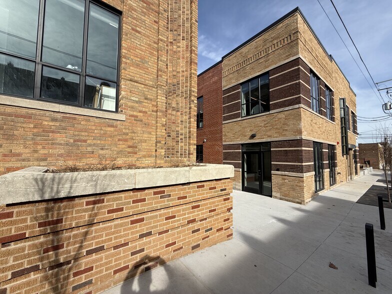 More Photos Of 220 W 18th St, Kansas City Office For Lease