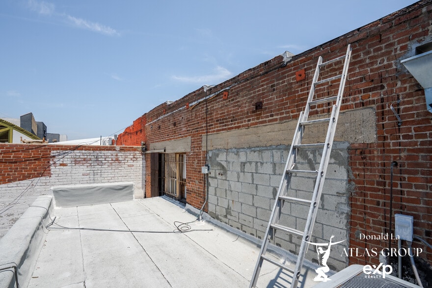 More Photos Of 115 N Western Ave, Los Angeles Storefront For Sale
