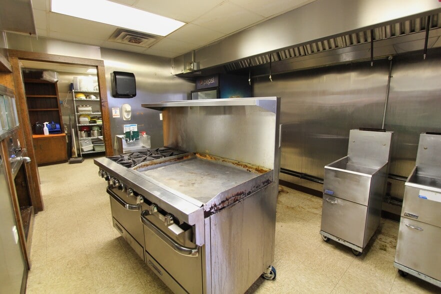 More Photos Of 1301 N Cashua Dr, Florence Specialty For Lease