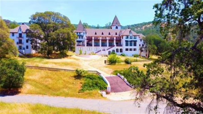 More Photos Of 3700 Country Club Dr, Lucerne Hotel For Sale