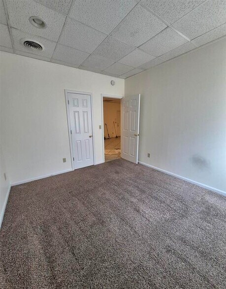 More Photos Of 5917 Plank Rd, Peoria Multifamily For Sale