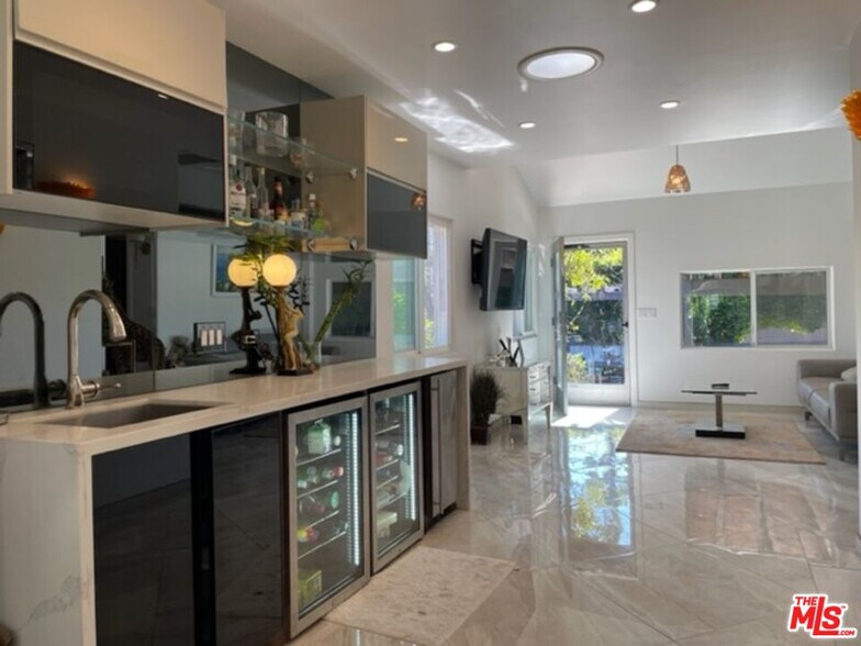 More Photos Of 425 Sunridge St, Playa del Rey Apartments For Sale