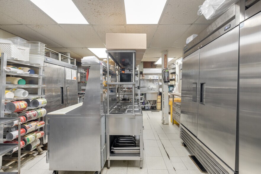 More Photos Of 123 S Broadway St, Checotah Restaurant For Sale