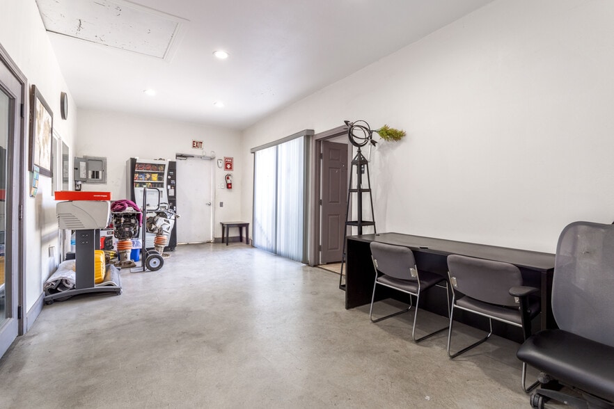 More Photos Of 669 Arroyo St, San Fernando Manufacturing For Sale