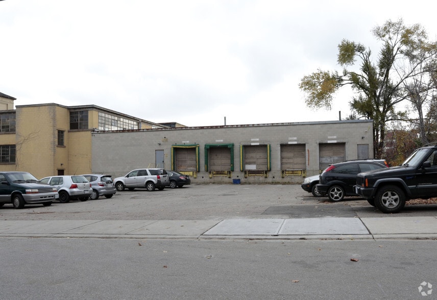 More Photos Of 283 Duke St W, Kitchener Manufacturing For Lease