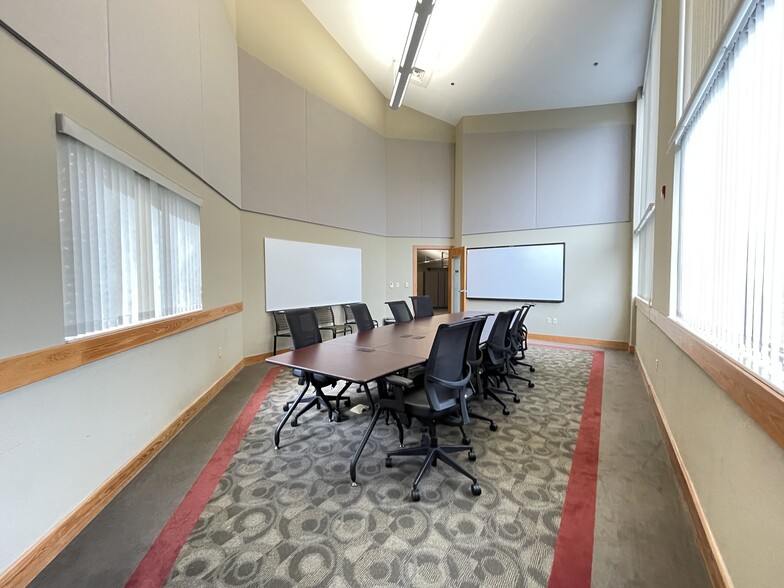 More Photos Of 6901 SW 24th Avenue, Gainesville Office For Lease
