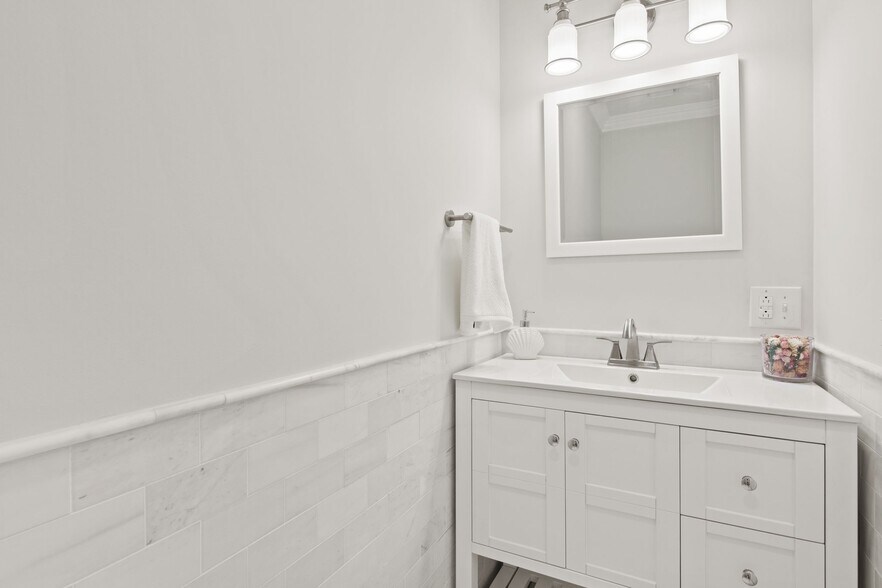 More Photos Of 114-116 E Main St, Penn Yan Storefront Retail Residential For Sale