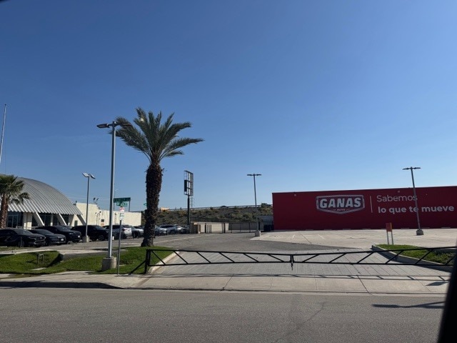 More Photos Of 4608 Rudnick Ct, Bakersfield Auto Dealership For Lease