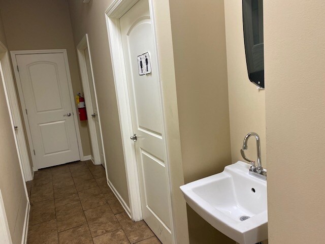 More Photos Of 7124 W 83rd St, Bridgeview Medical For Lease