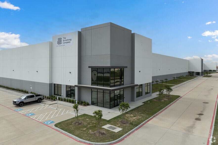 More Photos Of 31067 Kingsland Blvd, Brookshire Distribution For Lease