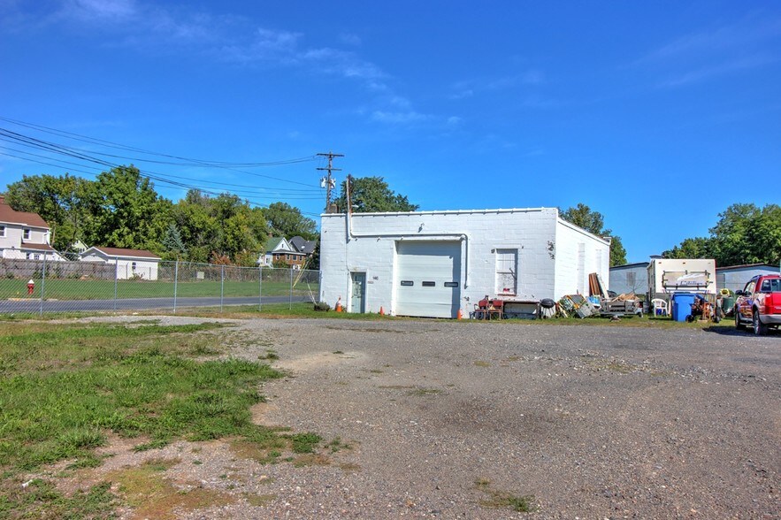 More Photos Of 142 Middle St, Geneva Warehouse For Sale