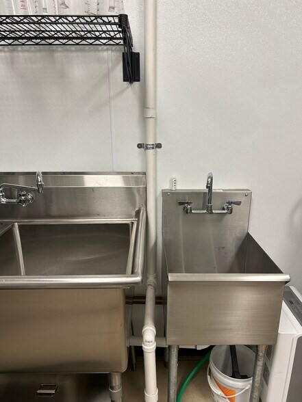 More Photos Of 50 S Forest Ave, Hartwell Storefront For Sale