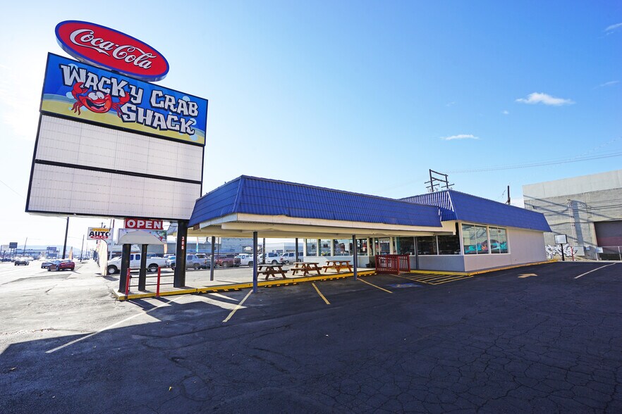 More Photos Of 306 S 1st St, Yakima Restaurant For Sale